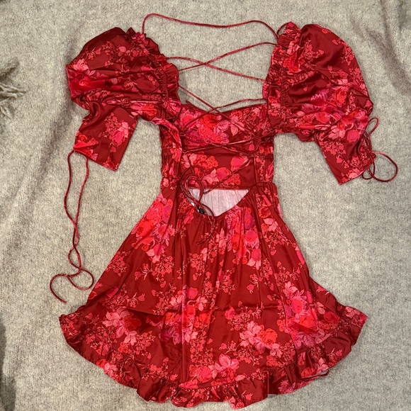 Floral Red Puff Sleeve Dress - Picture 3 of 7